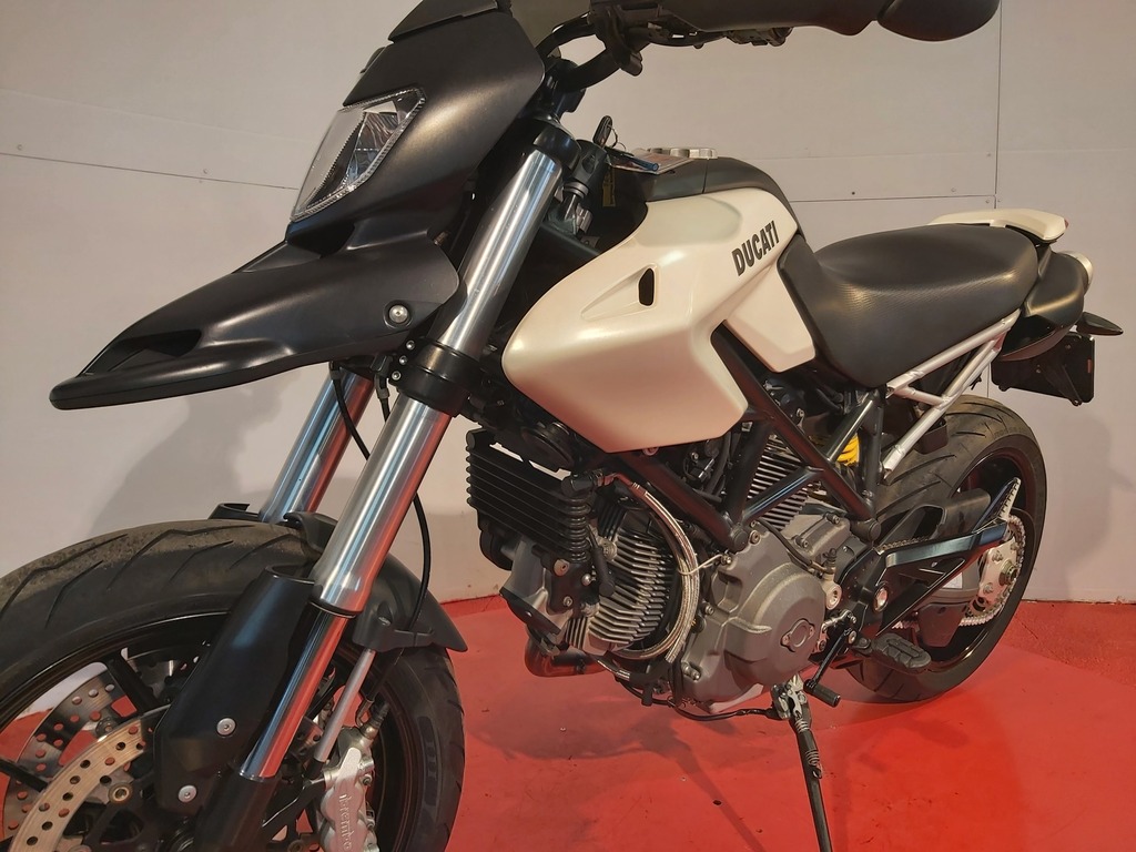 DUCATI HYPERMOTARD 796