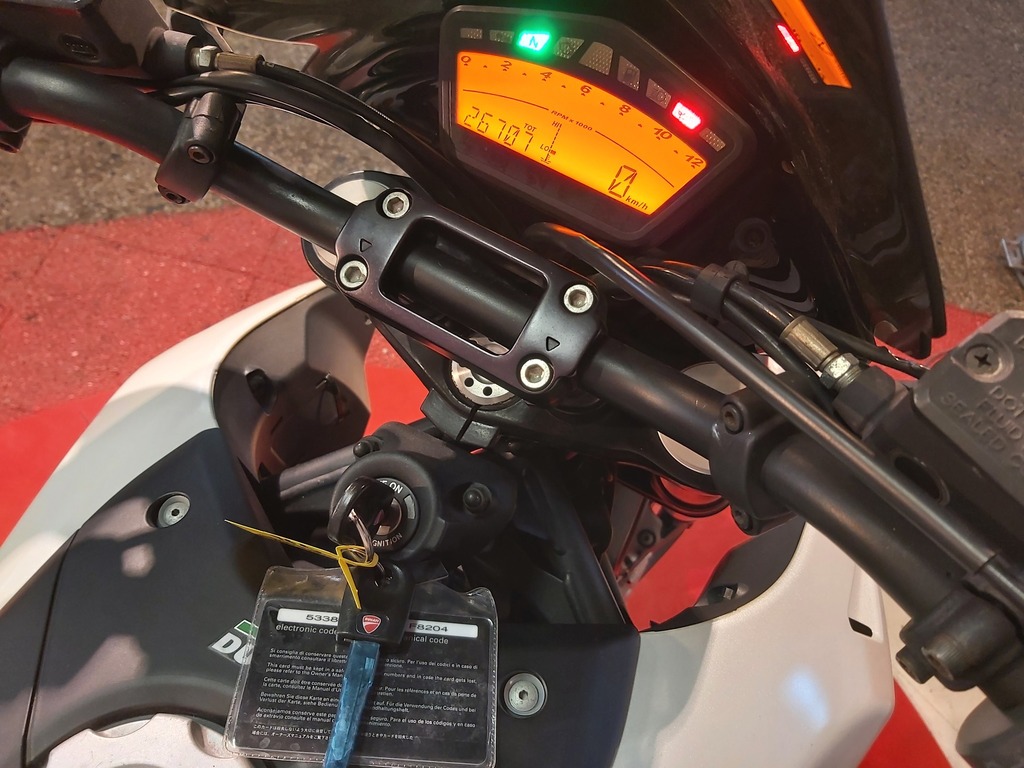 DUCATI HYPERMOTARD 796
