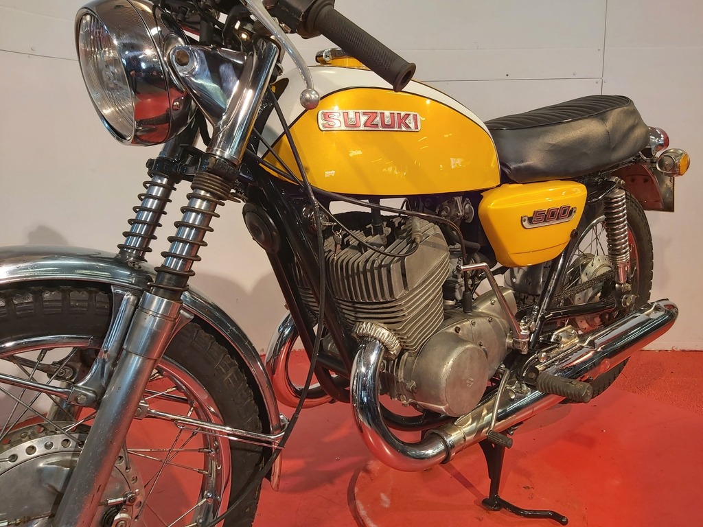 SUZUKI T500 Titan