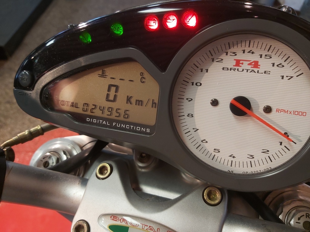 MV AGUSTA BRUTALE 750 S