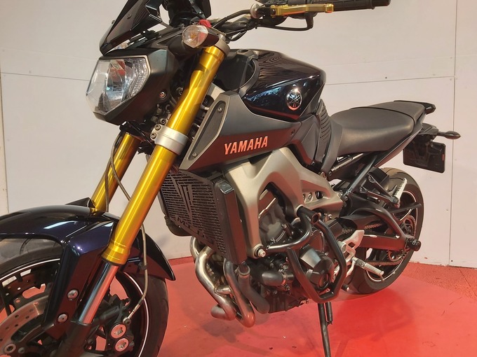 YAMAHA MT 09