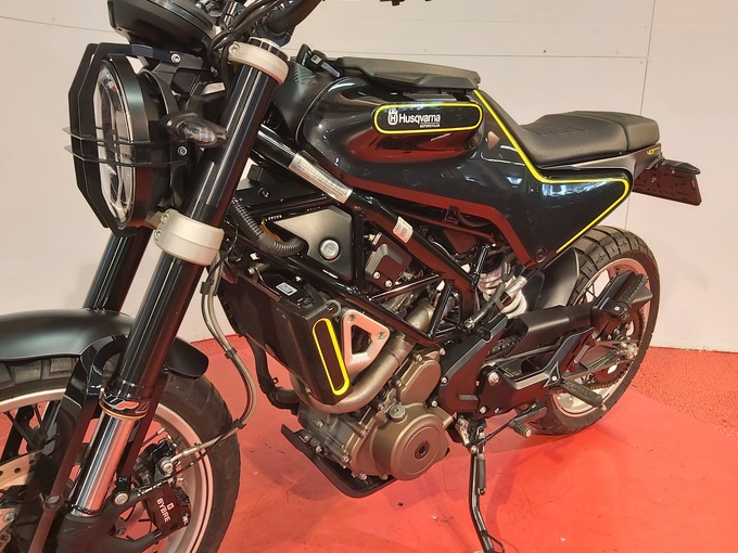 HUSQVARNA SVARTPILEN 401