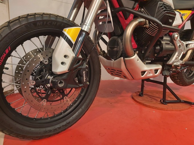 MOTO GUZZI V85 TT