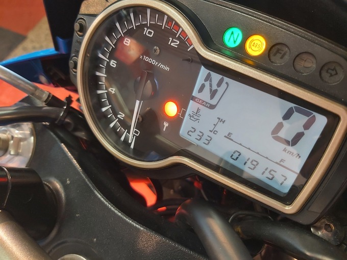 SUZUKI GSR 750 A